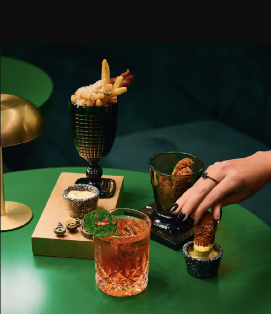 Captura-de-pantalla-2024-10-15-a-las-1.43.35 p.m-863x1000 - La magia de Wicked llega al Hotel W México con un pop-up y un speakeasy